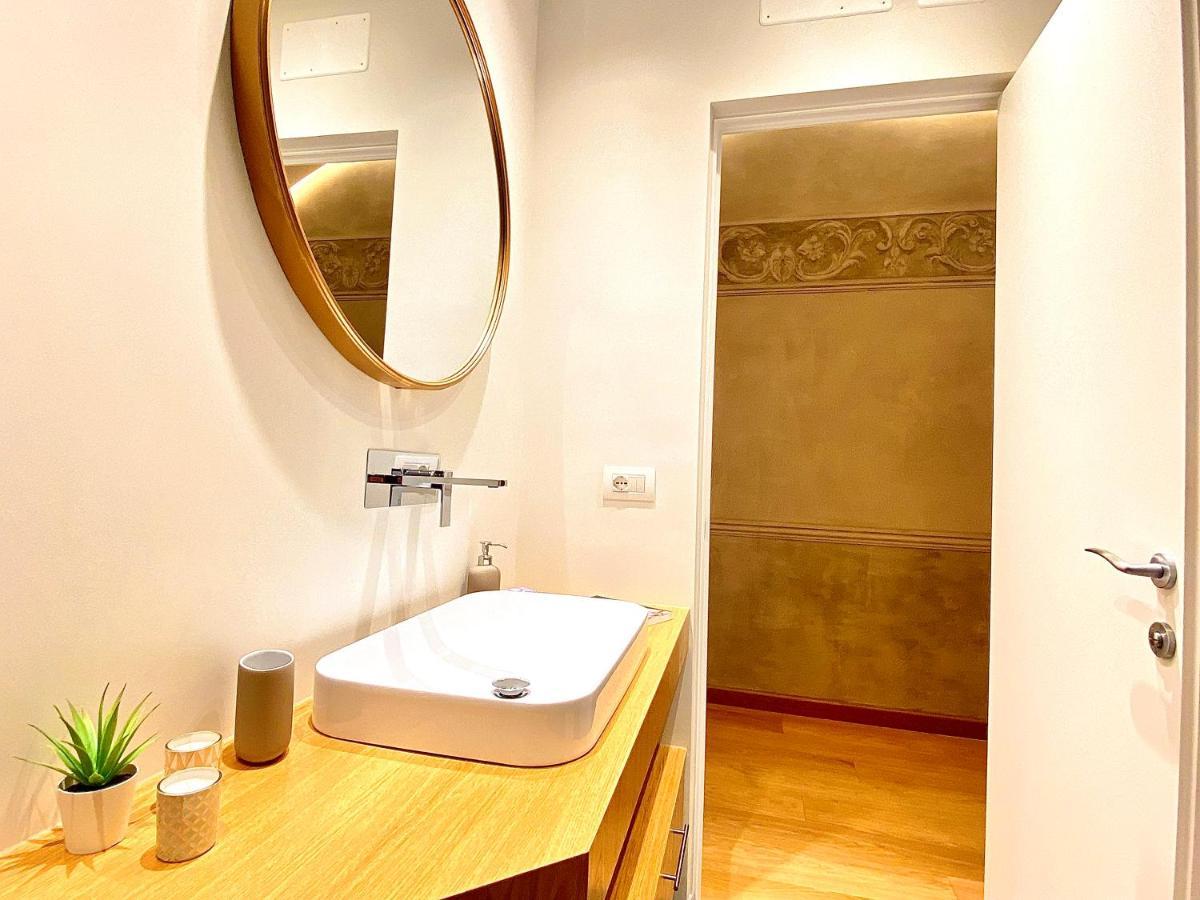 Amazing San Lorenzo 19, Rolli Palace Unesco - Stunning View Overlooking The Cathedral - Free Private Parking- Gênes Extérieur photo